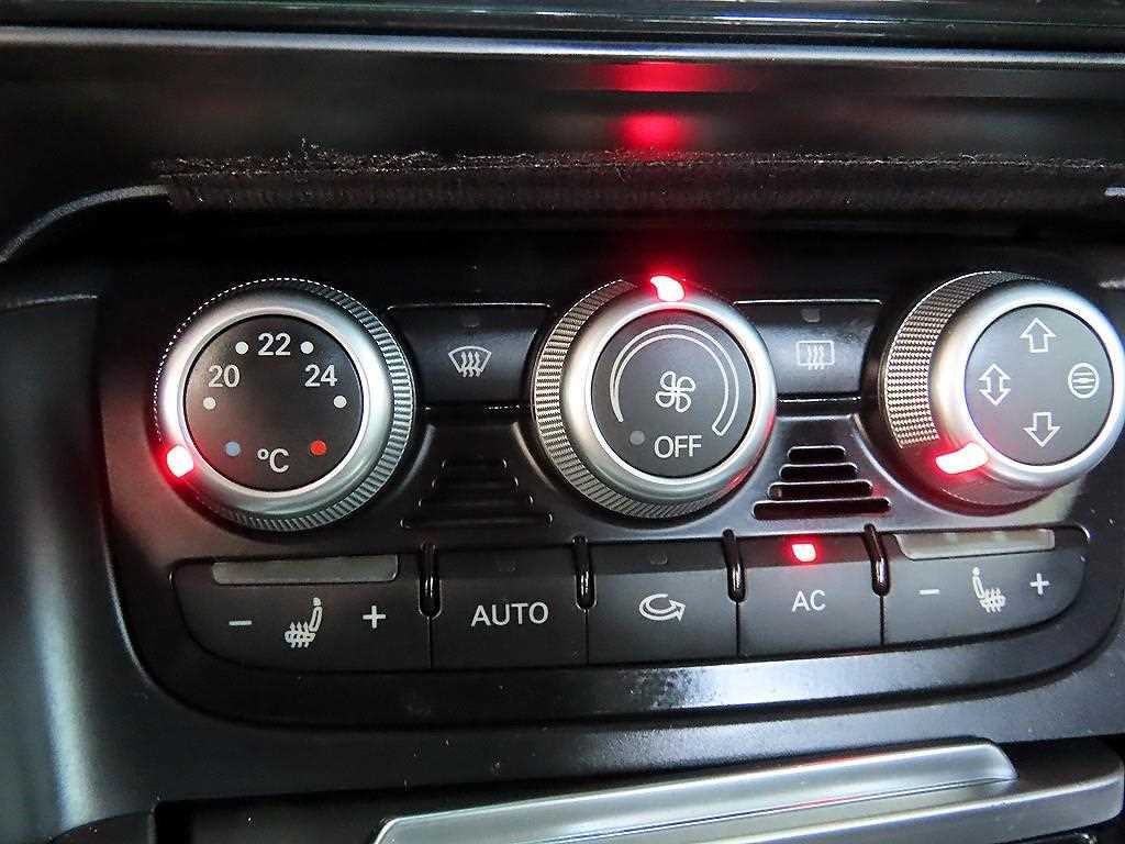 아우디 TT 뉴TT 2.0 TFSI 로드스터 콰트로 이미지 16