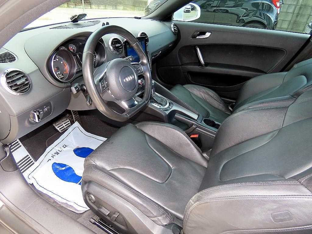 아우디 TT 뉴TT 2.0 TFSI 로드스터 콰트로 이미지 6