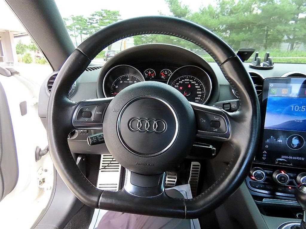 아우디 TT 뉴TT 2.0 TFSI 로드스터 콰트로 이미지 8