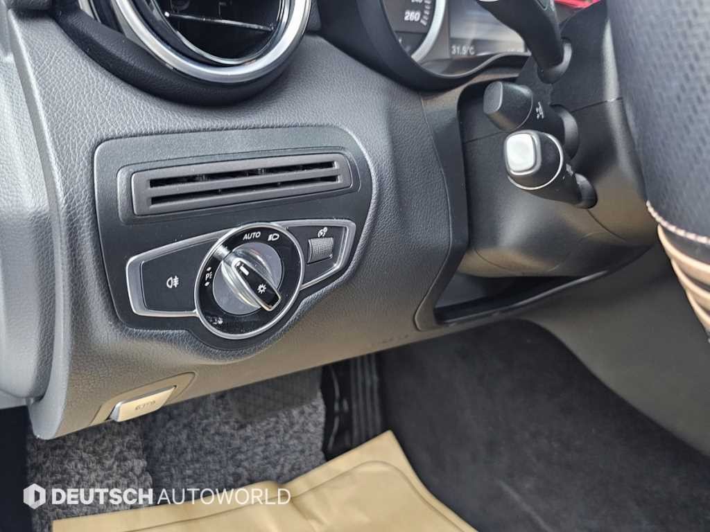 벤츠 C 클래스 C클래스 W205 C200 d 이미지 16