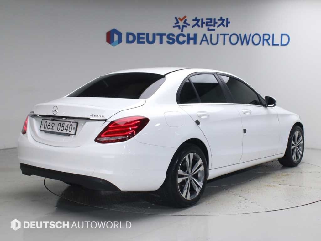 벤츠 C 클래스 C클래스 W205 C200 d 이미지 2