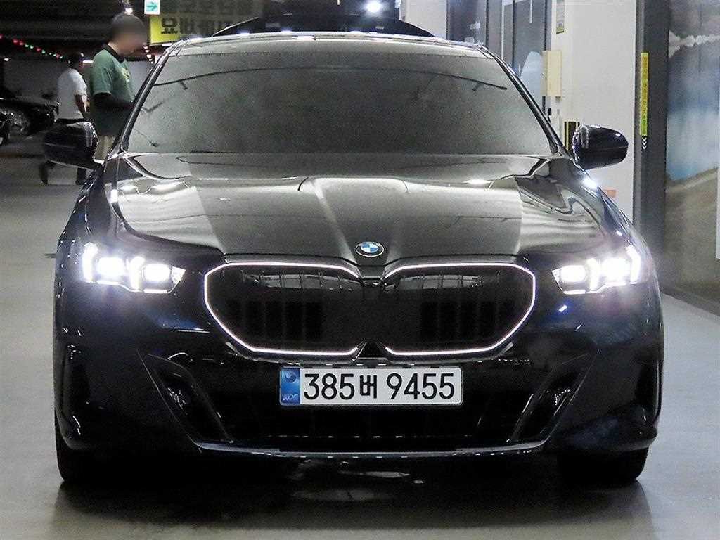 BMW 5시리즈 5시리즈 (G60) 520i M 스포츠 이미지 2