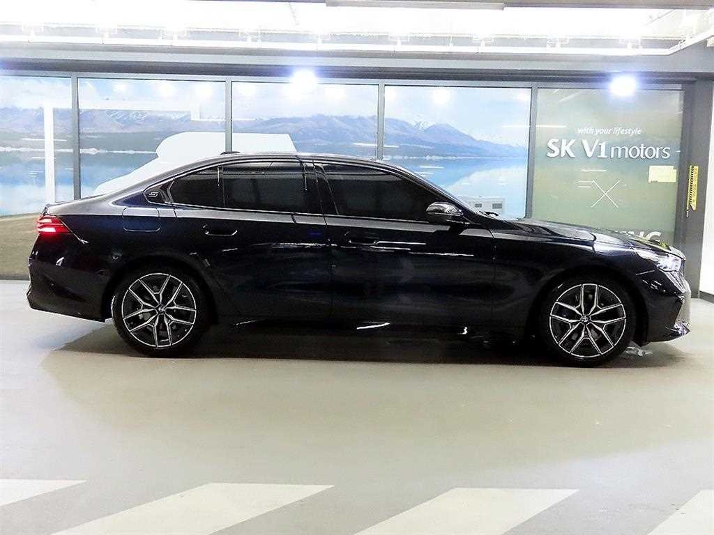 BMW 5시리즈 5시리즈 (G60) 520i M 스포츠 이미지 3