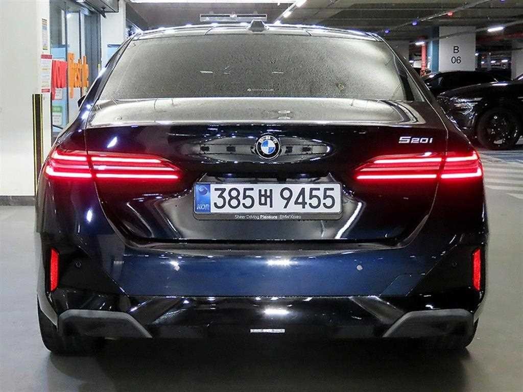 BMW 5시리즈 5시리즈 (G60) 520i M 스포츠 이미지 5