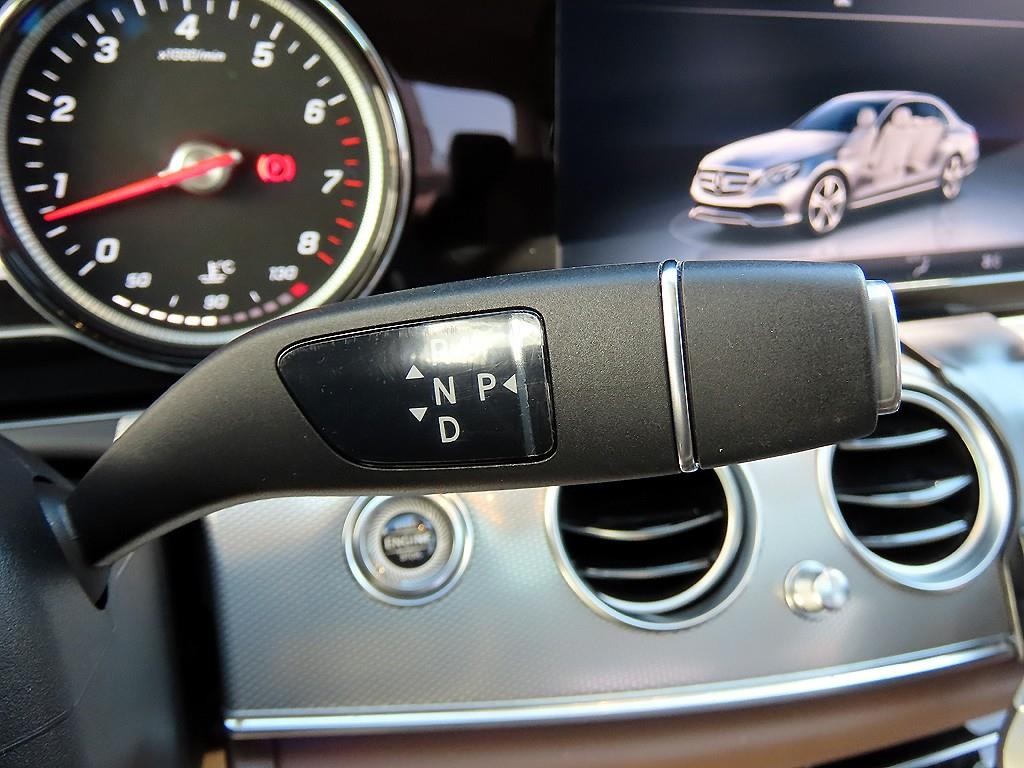 벤츠 E 클래스 E-클래스 W213 E300 아방가르드 이미지 10