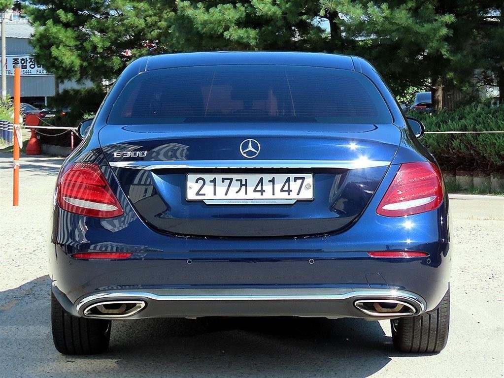 벤츠 E 클래스 E-클래스 W213 E300 아방가르드 이미지 4
