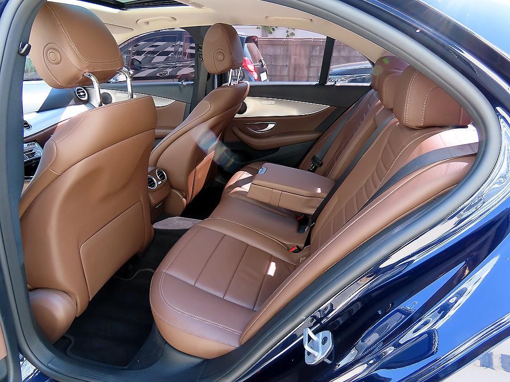 벤츠 E 클래스 E-클래스 W213 E300 아방가르드 이미지 6