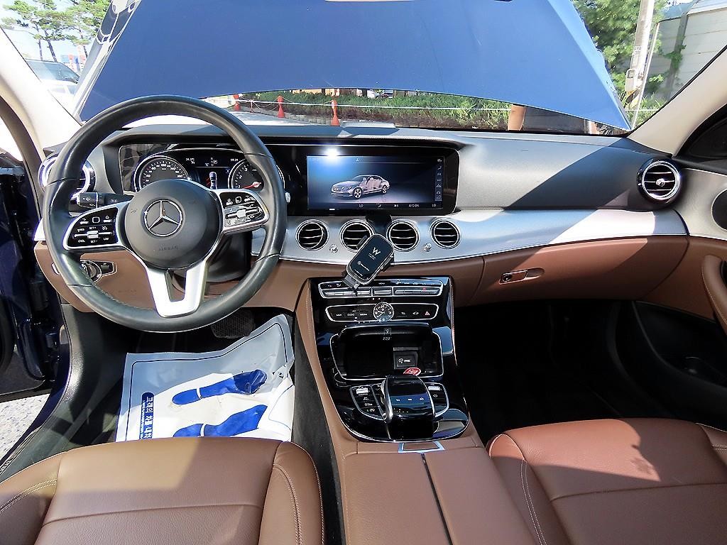 벤츠 E 클래스 E-클래스 W213 E300 아방가르드 이미지 7