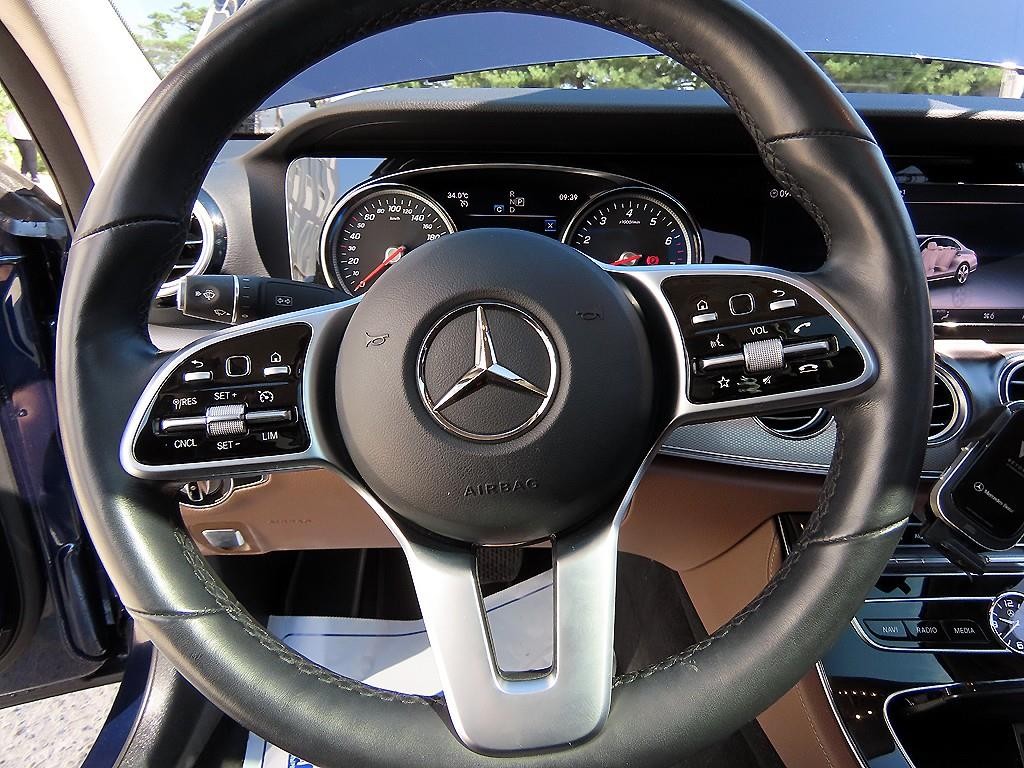 벤츠 E 클래스 E-클래스 W213 E300 아방가르드 이미지 8