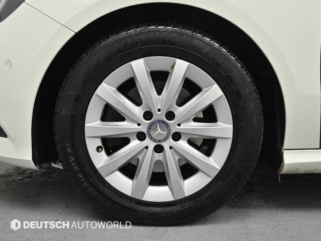 벤츠 A 클래스 A클래스 W176 A200 CDI 스타일 이미지 5