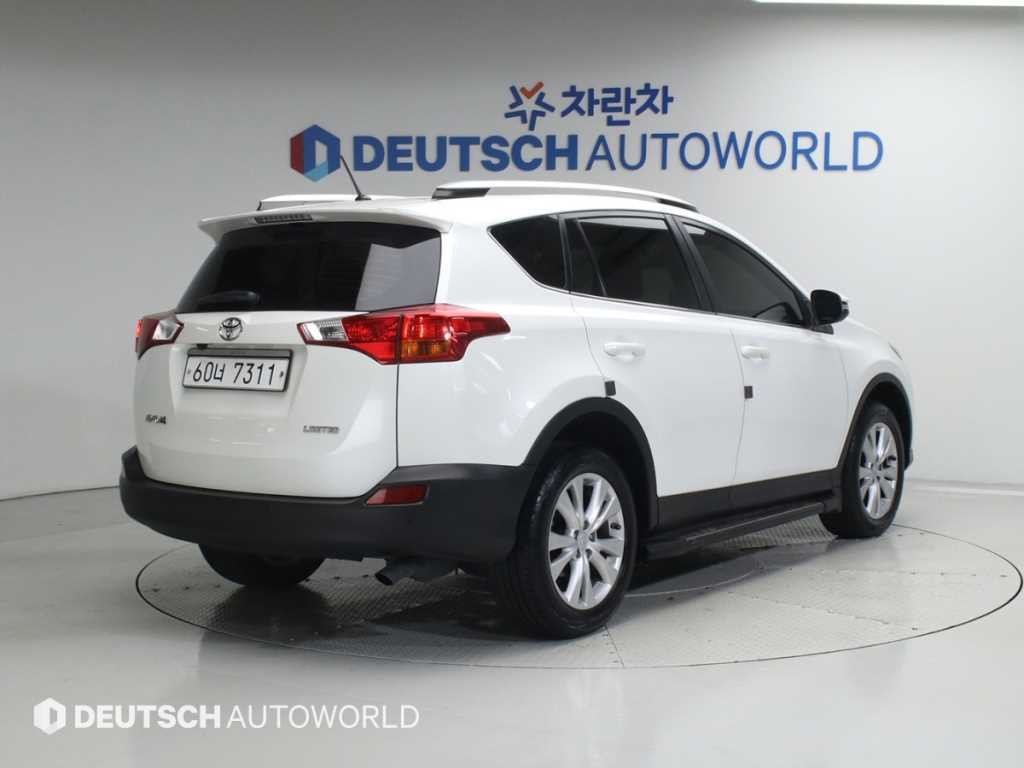 토요타 라브4 2.5 2WD 이미지 2