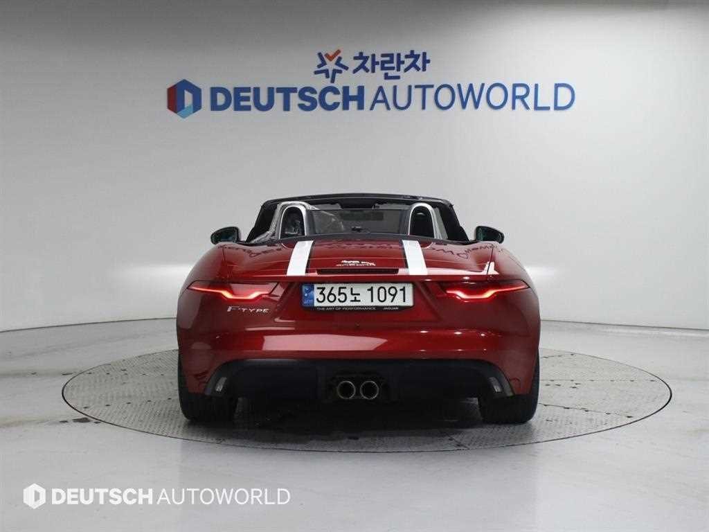 재규어 F-TYPE P300 컨버터블 이미지 4
