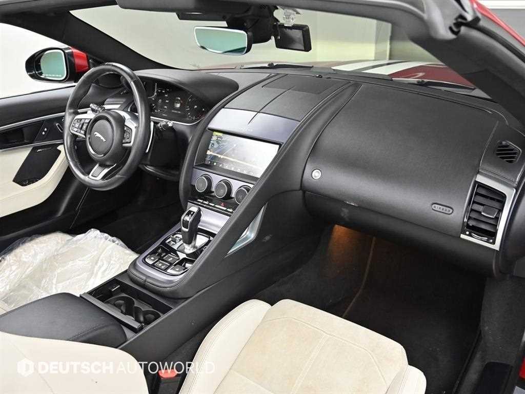 재규어 F-TYPE P300 컨버터블 이미지 7