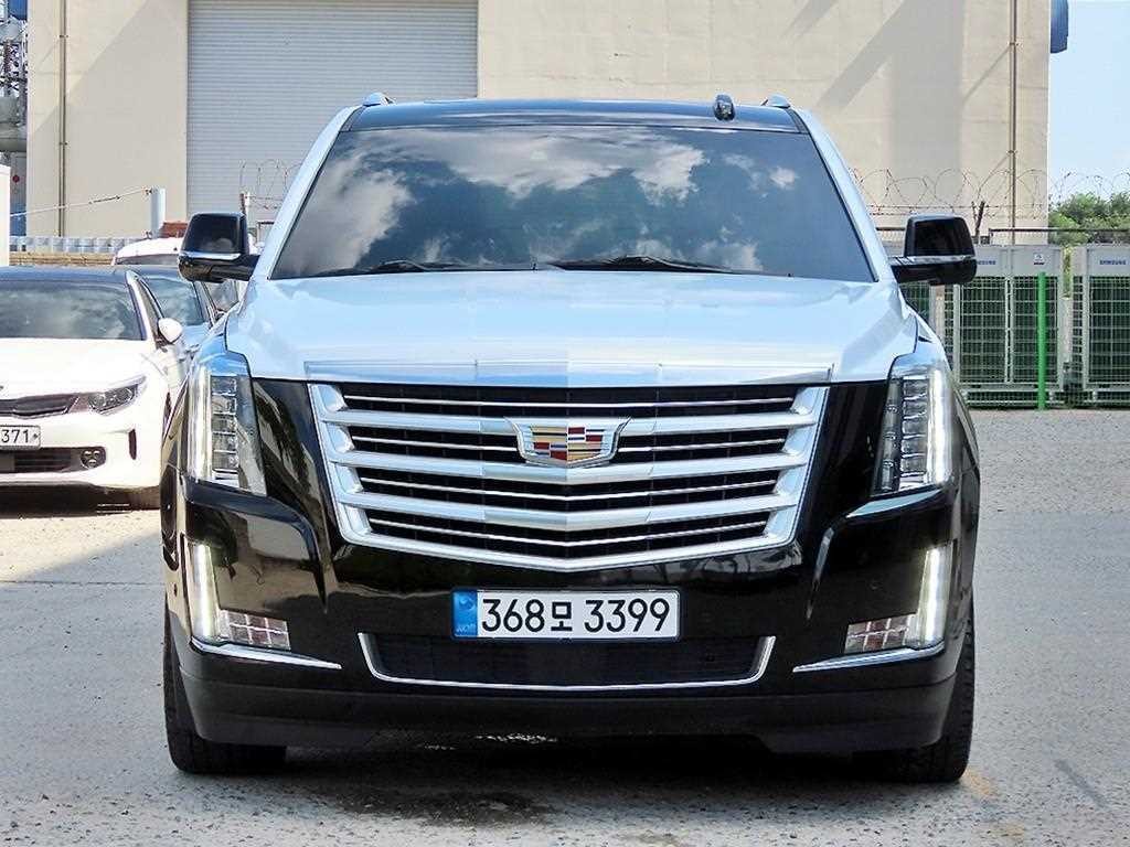캐딜락 에스컬레이드 6.2 V8 플래티넘 이미지 1