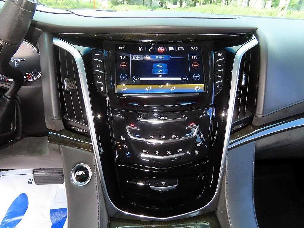 캐딜락 에스컬레이드 6.2 V8 플래티넘 이미지 11