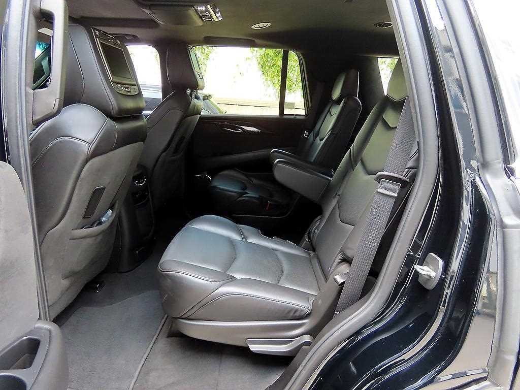 캐딜락 에스컬레이드 6.2 V8 플래티넘 이미지 6