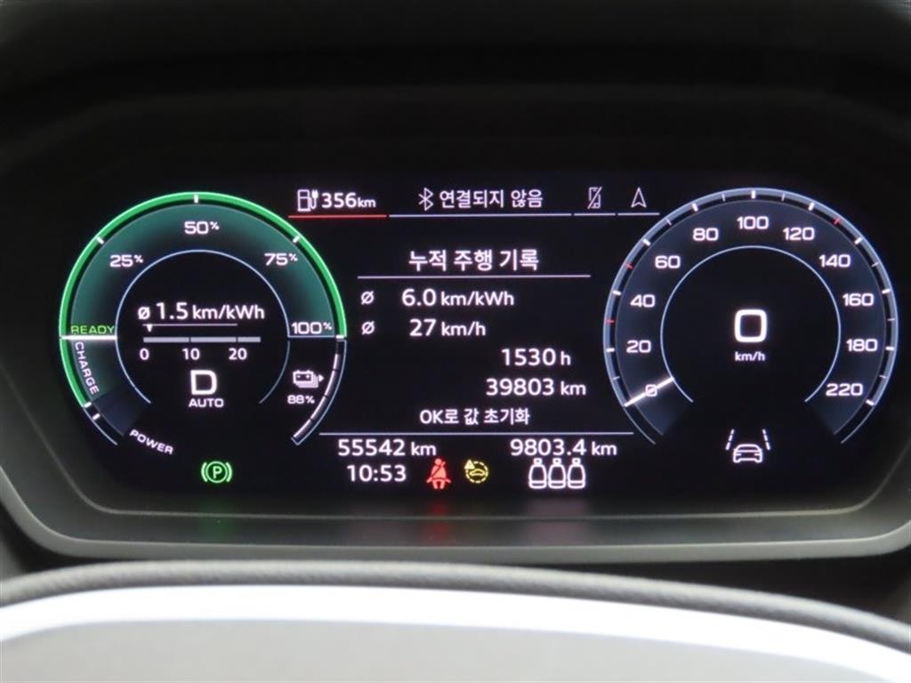아우디 Q4 Q4 e-트론 40 프리미엄 이미지 5