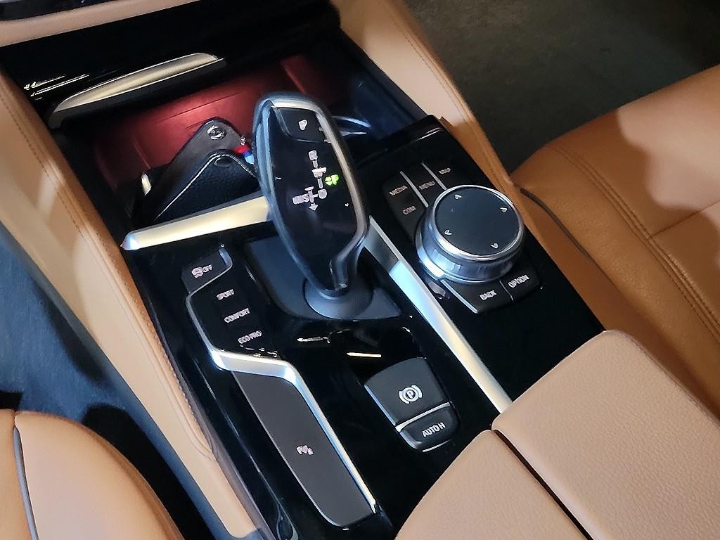 BMW 5시리즈 5시리즈 (G30) 520i 럭셔리 이미지 12