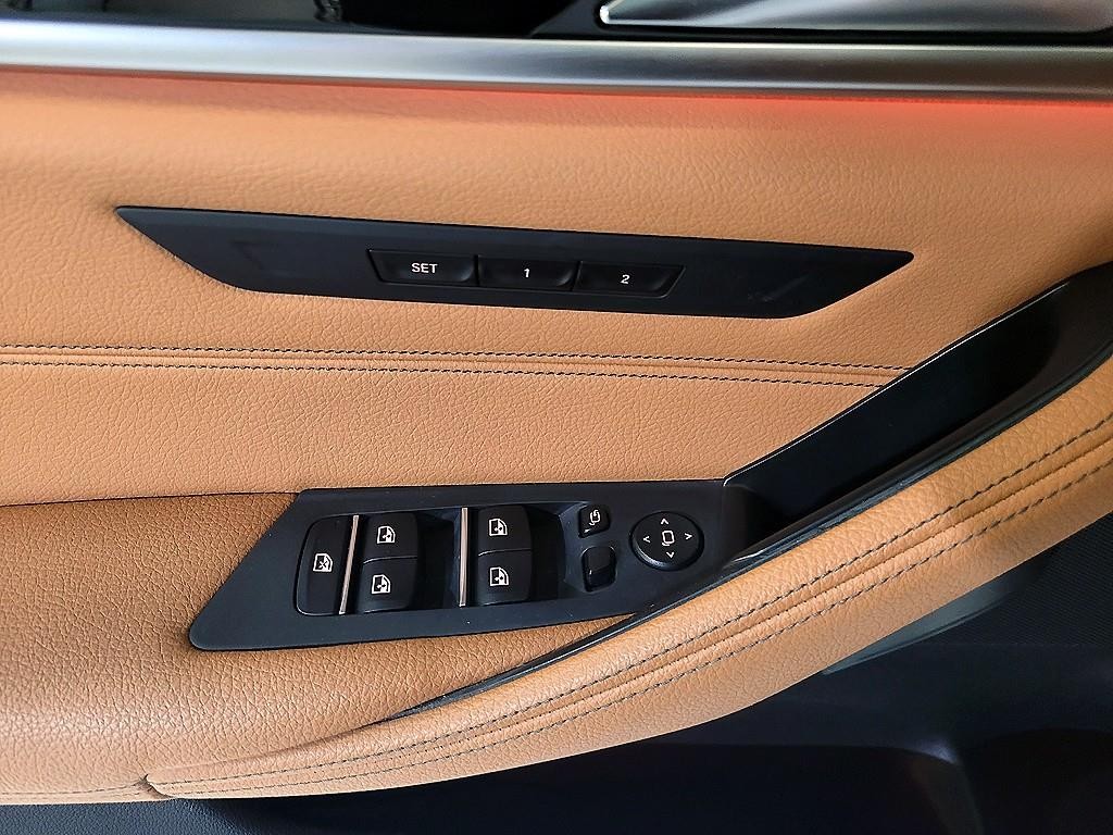 BMW 5시리즈 5시리즈 (G30) 520i 럭셔리 이미지 13