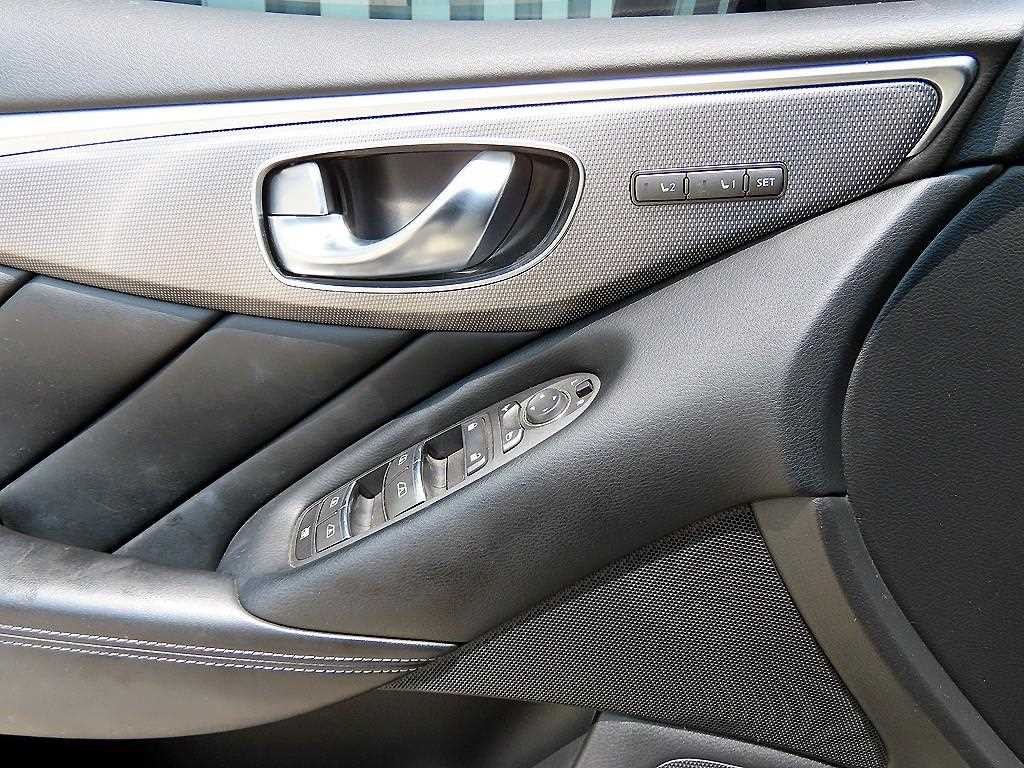 인피니티 Q Q50 3.5 하이브리드 에센스 이미지 11