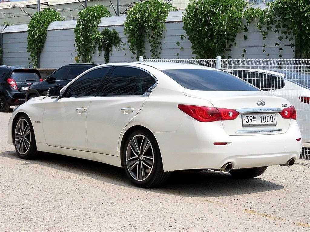 인피니티 Q Q50 3.5 하이브리드 에센스 이미지 3