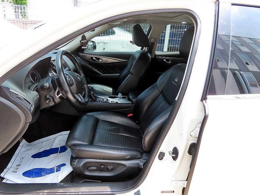 인피니티 Q Q50 3.5 하이브리드 에센스 이미지 5