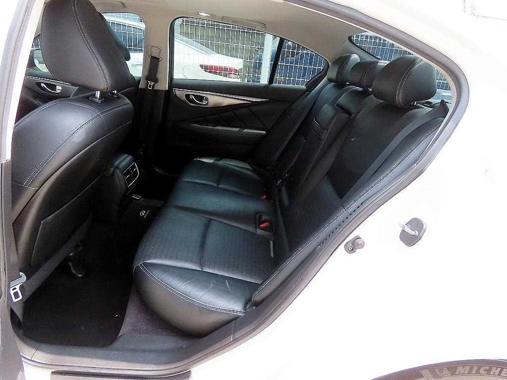 인피니티 Q Q50 3.5 하이브리드 에센스 이미지 6