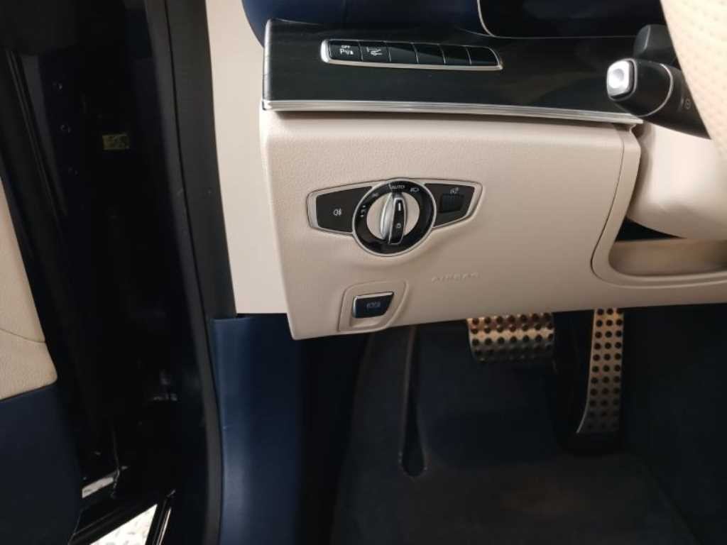 벤츠 E 클래스 E-클래스 W213 E220d 쿠페 이미지 11