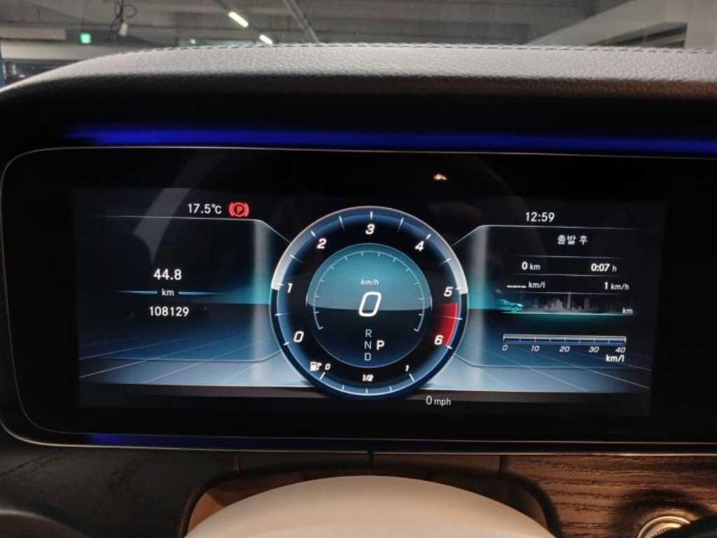 벤츠 E 클래스 E-클래스 W213 E220d 쿠페 이미지 13