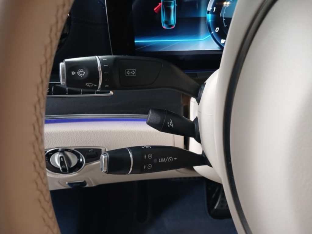 벤츠 E 클래스 E-클래스 W213 E220d 쿠페 이미지 18