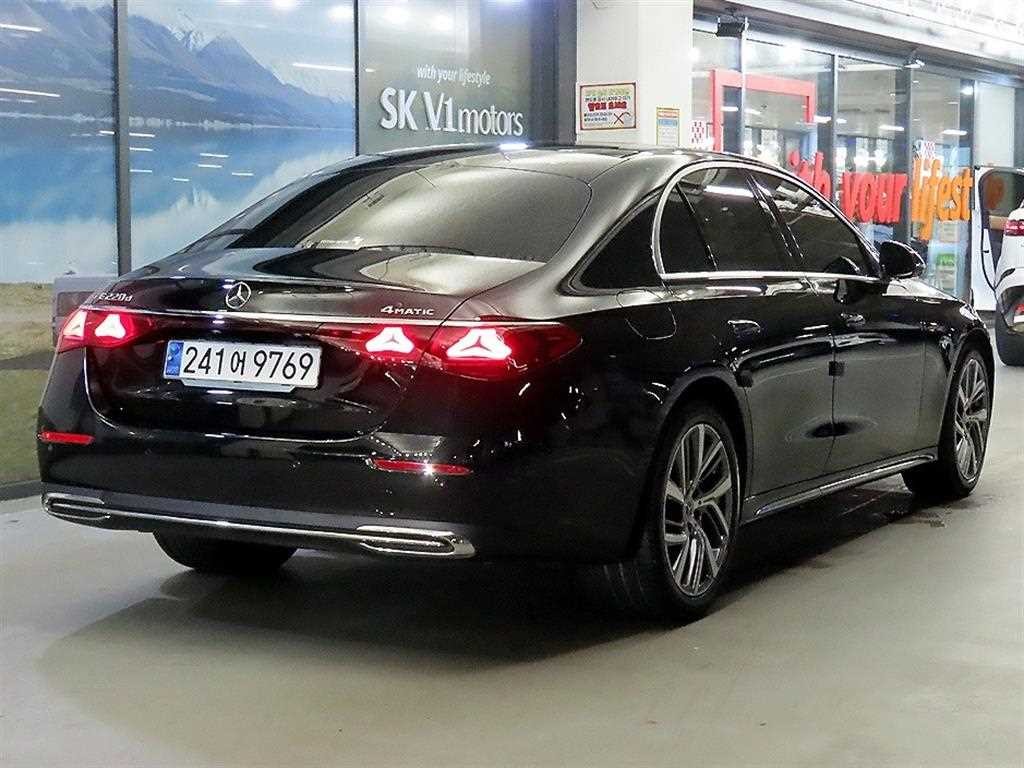 벤츠 E 클래스 E-클래스 W214 E220d 4MATIC 익스클루시브 이미지 4