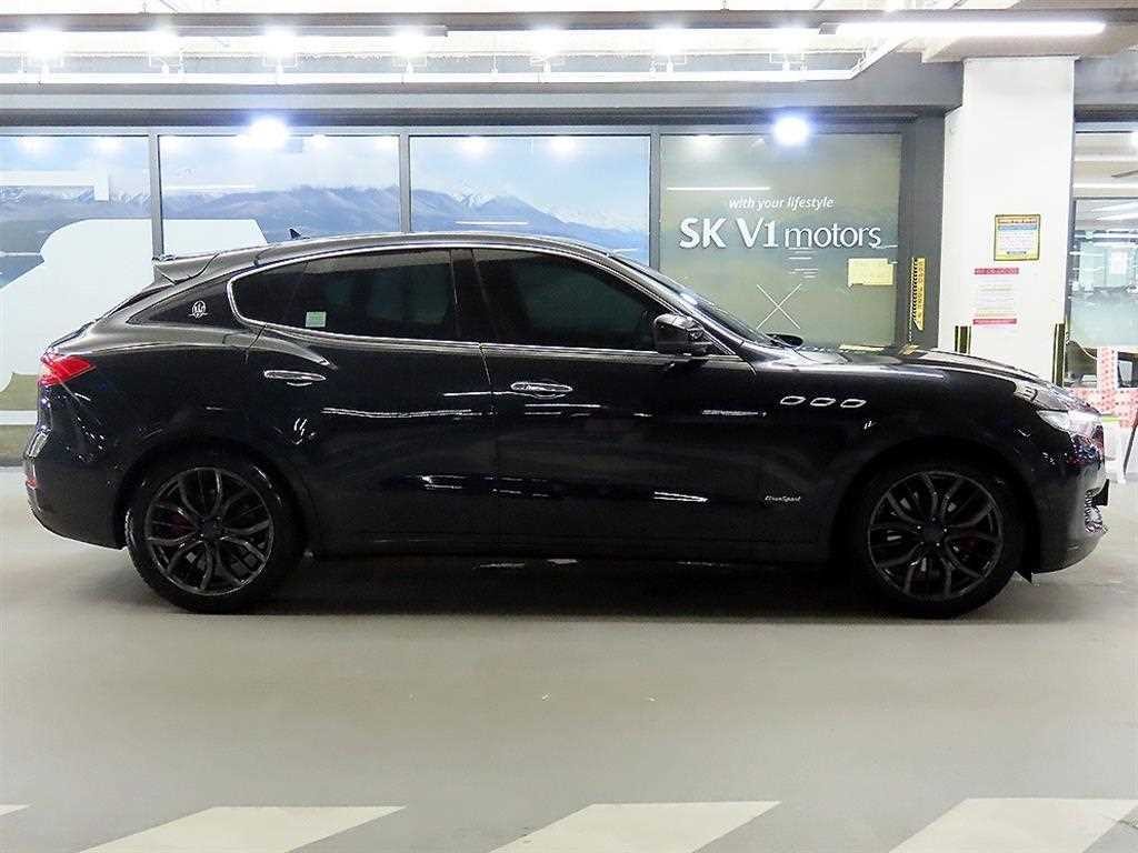 마세라티 르반떼 3.0  AWD 그란 스포츠 이미지 4
