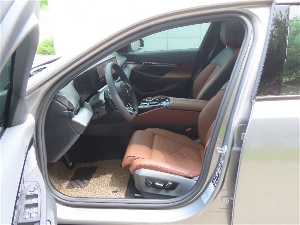 BMW 5시리즈 5시리즈 (G60) 530i xDrive M 스포츠 이미지 13