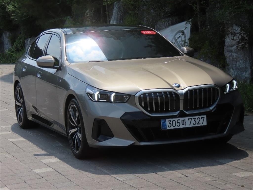 BMW 5시리즈 5시리즈 (G60) 530i xDrive M 스포츠 이미지 2