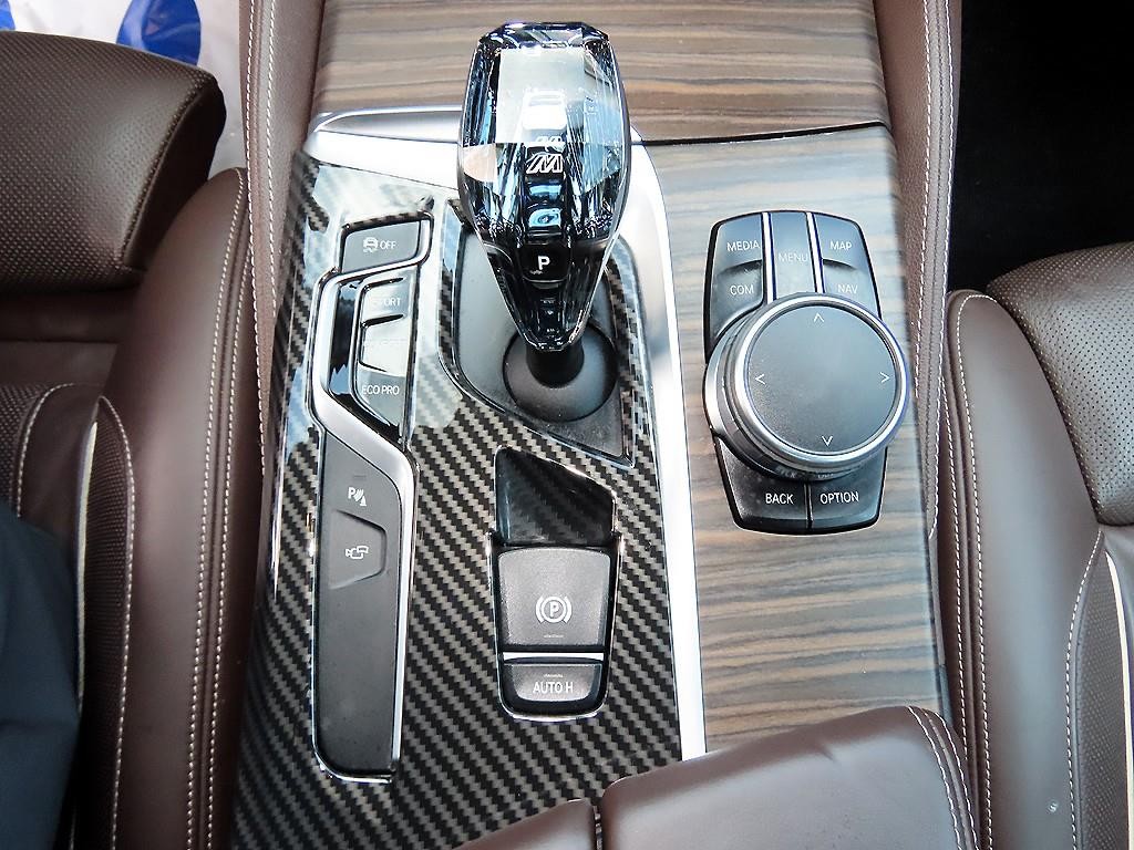 BMW 5시리즈 5시리즈 (G30) 520d xDrive M 스포츠 플러스 이미지 11