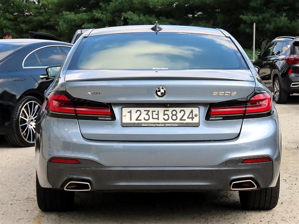 BMW 5시리즈 5시리즈 (G30) 520d xDrive M 스포츠 플러스 이미지 4