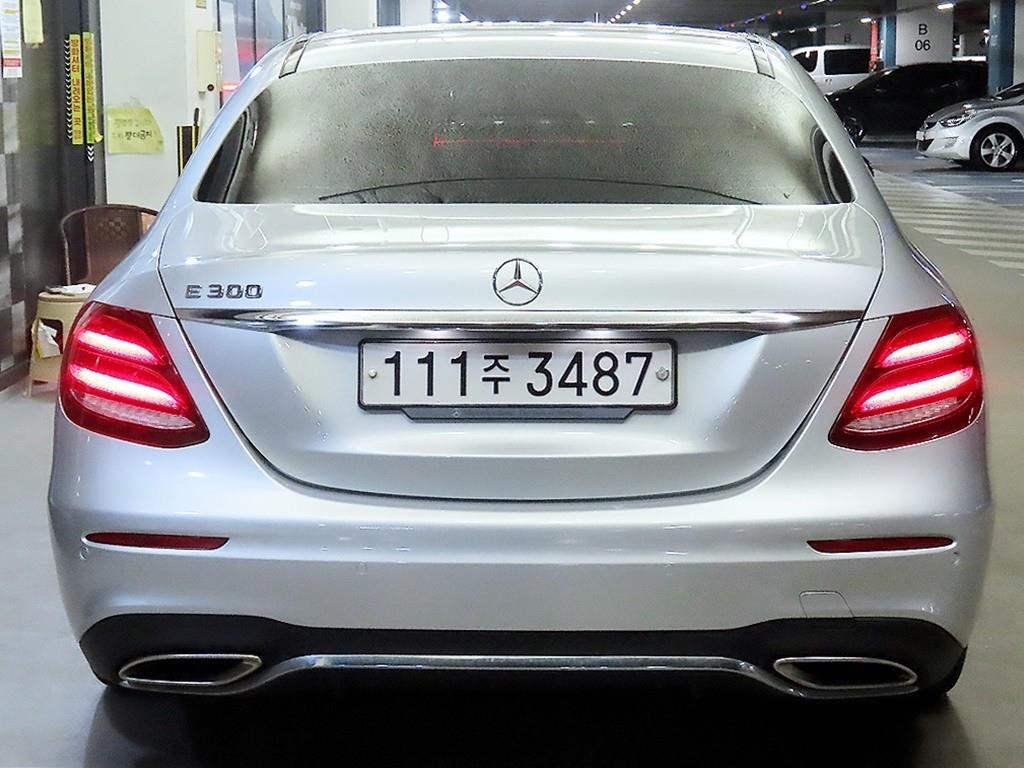 벤츠 E 클래스 E-클래스 W213 E300 AMG LINE 이미지 5