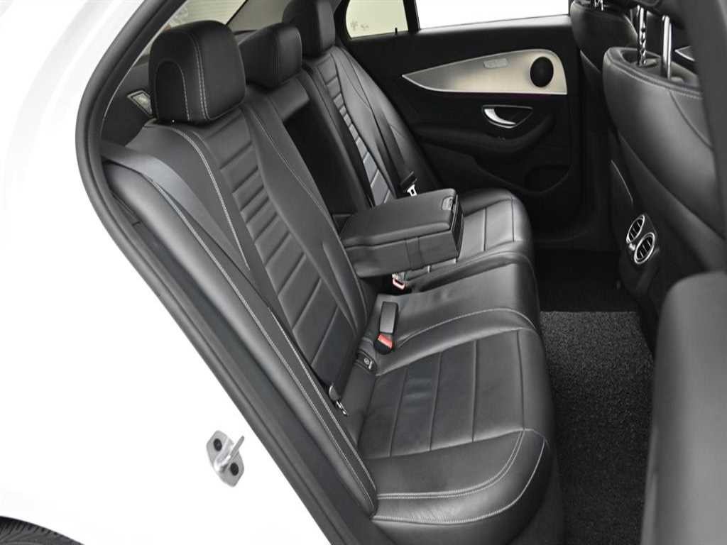 벤츠 E 클래스 E-클래스 W213 E300 아방가르드 이미지 12