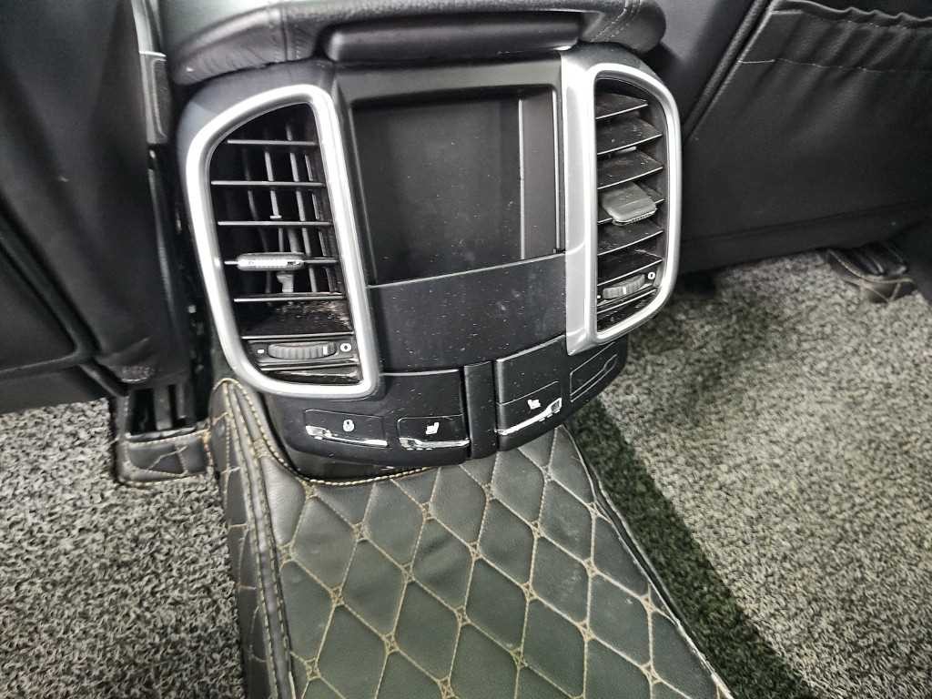 포르쉐 카이엔 뉴 카이엔 3.0 디젤 이미지 14