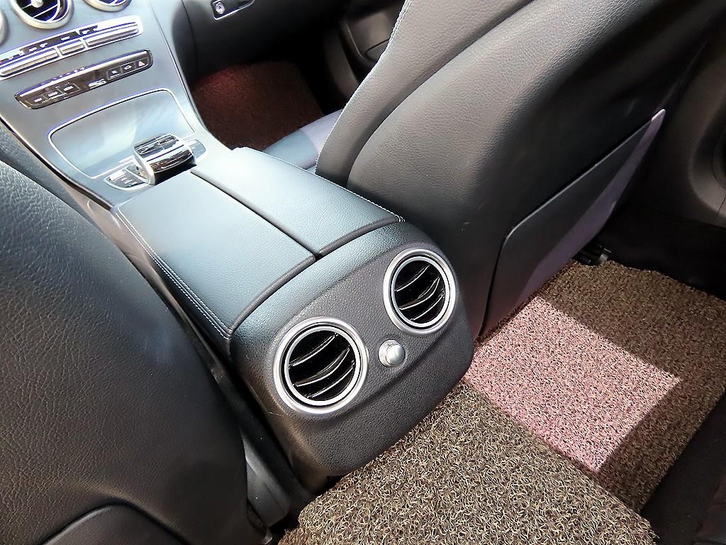 벤츠 C 클래스 C클래스 W205 C220 d 4MATIC 익스클루시브 이미지 17