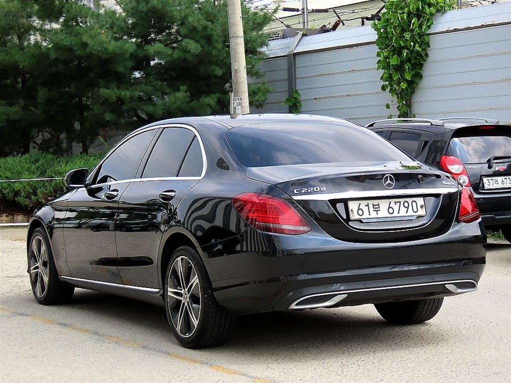 벤츠 C 클래스 C클래스 W205 C220 d 4MATIC 익스클루시브 이미지 3