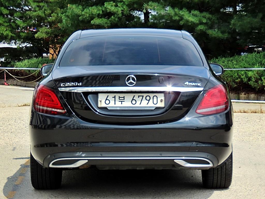 벤츠 C 클래스 C클래스 W205 C220 d 4MATIC 익스클루시브 이미지 4