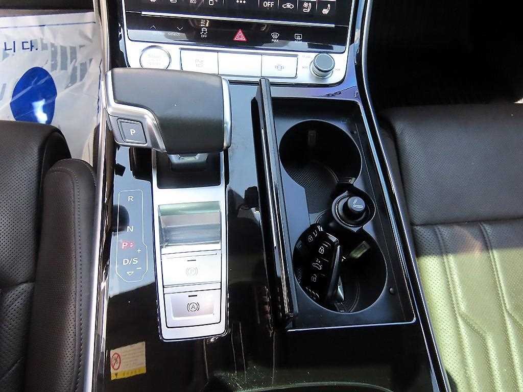 아우디 A8 A8 (D5) 55 TFSI 콰트로 LWB 이미지 11