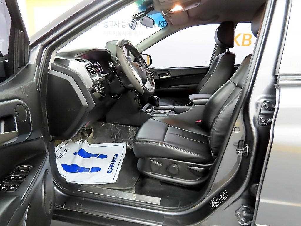 KG모빌리티(쌍용) 코란도 더뉴코란도스포츠 CX7(4WD) 클럽 이미지 5