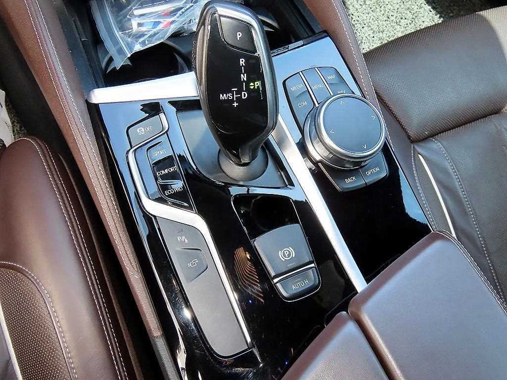 BMW 5시리즈 5시리즈 (G30) 520d xDrive M 스포츠 플러스 이미지 11