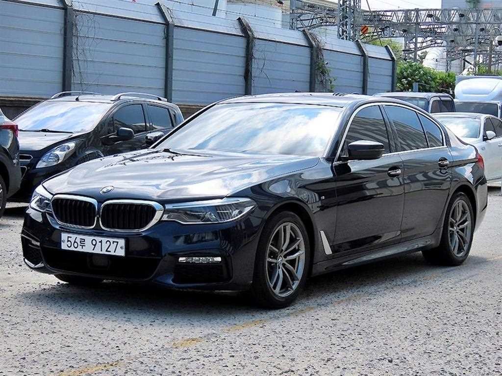 BMW 5시리즈 5시리즈 (G30) 520d xDrive M 스포츠 플러스 이미지 2