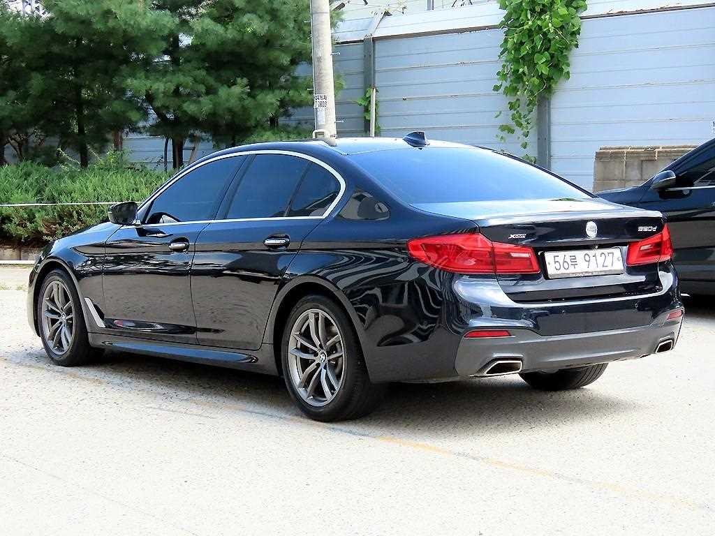 BMW 5시리즈 5시리즈 (G30) 520d xDrive M 스포츠 플러스 이미지 3