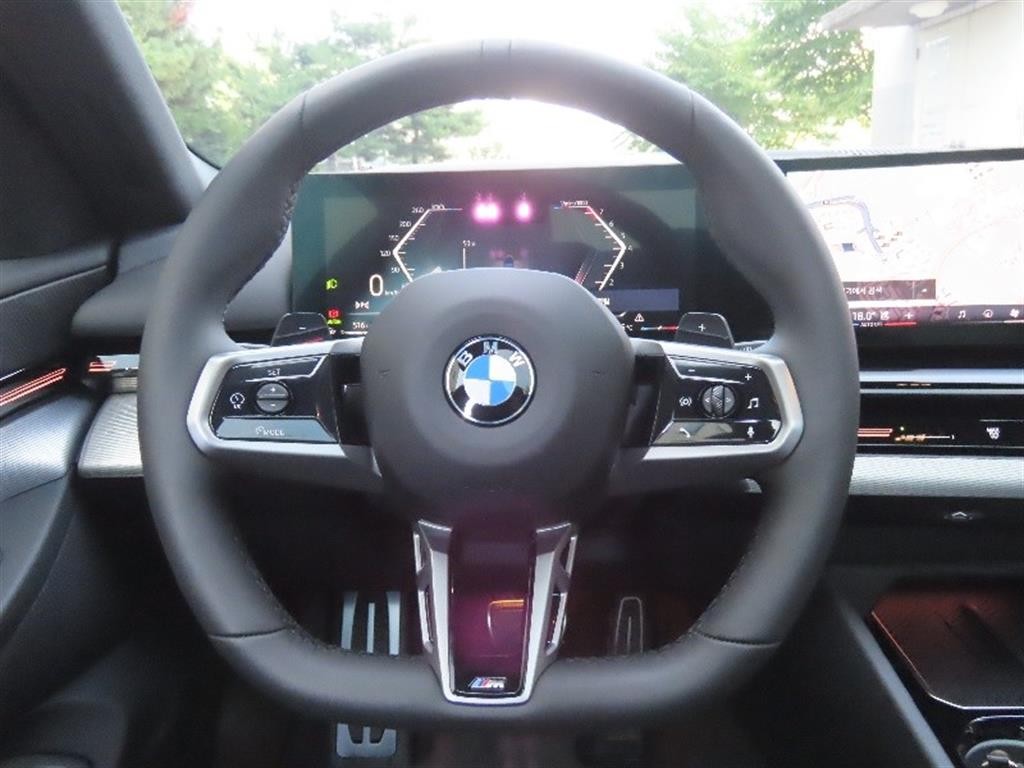 BMW 5시리즈 5시리즈 (G60) 520i M 스포츠 이미지 16