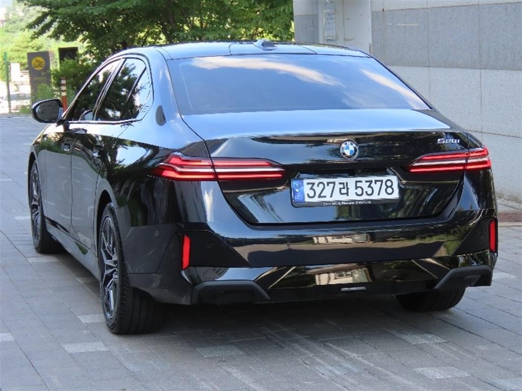 BMW 5시리즈 5시리즈 (G60) 520i M 스포츠 이미지 4