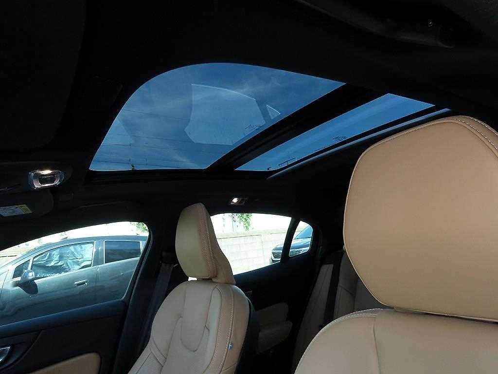 볼보 S60 S60(3세대) B5 인스크립션 이미지 18